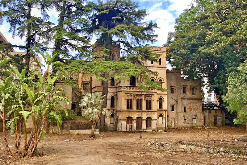 Villa Alliata di Pietratagliata a Palermo.Fronte prima del restauro